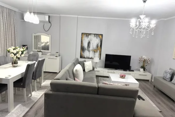 Shtepi me qera Apartament ne Tirane, 3+1, Mobilimi E mobiluar, Pagesa 1,500  Euro.
