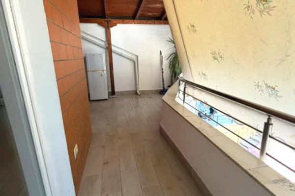 Shtepi me qera Apartament ne Tirane, 3+1, Mobilimi E mobiluar, Pagesa 1,500  Euro.