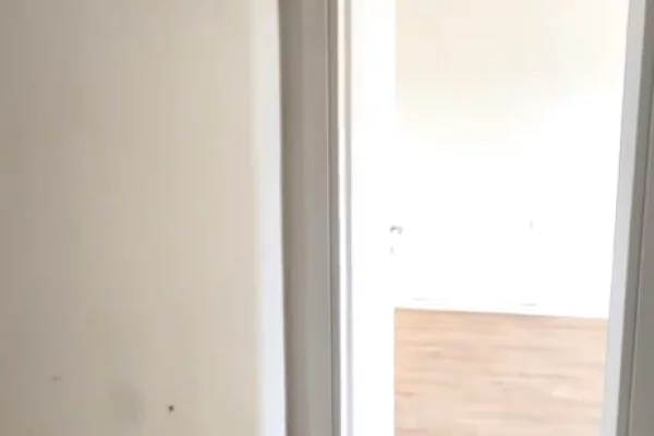 Shtepi ne shitje Apartament ne Tirane, 2+1, Mobilimi Bosh, pa mobiluar, Pagesa 140,000  Euro.