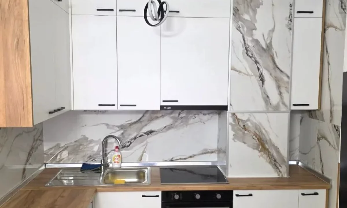 Shtepi me qera Apartament ne Tirane, 1+1, Mobilimi E mobiluar, Pagesa 50,000  Leke.