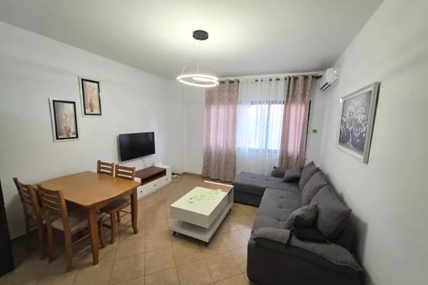Shtepi me qera Apartament ne Tirane, 1+1, Mobilimi E mobiluar, Pagesa 50,000  Leke.