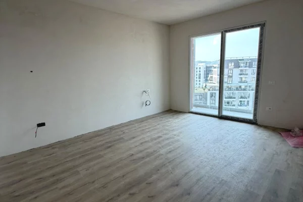 Shtepi ne shitje Apartament ne Tirane, 2+1, Mobilimi Bosh, pa mobiluar, Pagesa 167,000  Euro.