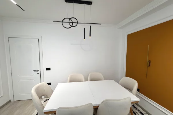 Shtepi me qera Apartament ne Tirane, 2+1, Mobilimi E mobiluar, Pagesa 60,000  Leke.
