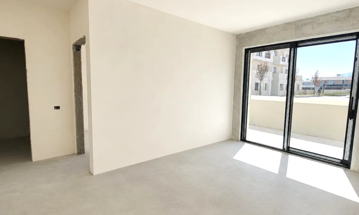 Shtepi ne shitje Apartament ne Tirane, 1+1, Mobilimi Bosh, pa mobiluar, Pagesa 124,670  Euro.