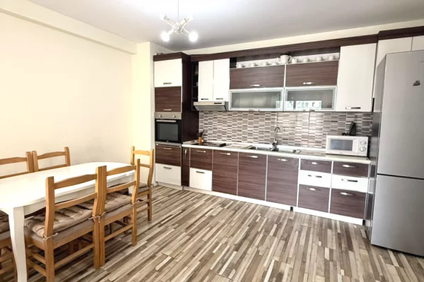 Shtepi ne shitje Apartament ne Tirane, 2+1, Mobilimi E mobiluar, Pagesa 26,500,000  Leke.
