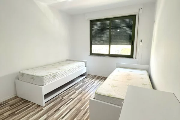 Shtepi ne shitje Apartament ne Tirane, 2+1, Mobilimi E mobiluar, Pagesa 26,500,000  Leke.