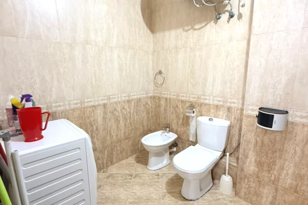 Shtepi ne shitje Apartament ne Tirane, 2+1, Mobilimi E mobiluar, Pagesa 26,500,000  Leke.