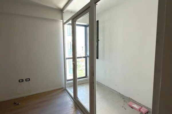 Shtepi ne shitje Apartament ne Tirane, 2+1, Mobilimi Bosh, pa mobiluar, Pagesa 146,600  Euro.