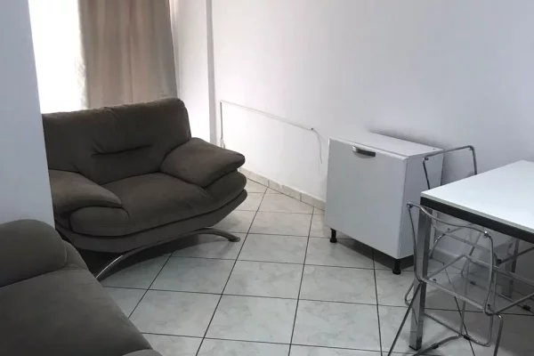 Shtepi ne shitje Apartament ne Tirane, 1+1, Mobilimi E mobiluar, Pagesa 10,000,000  Leke.