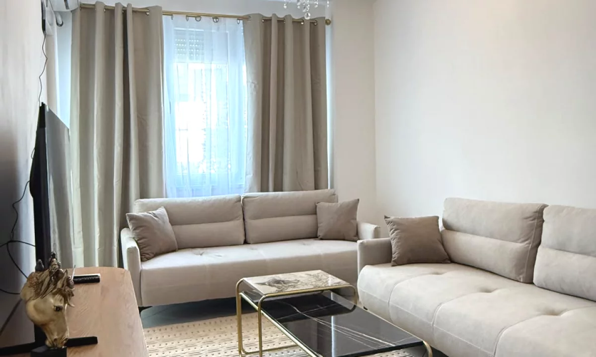 Shtepi me qera Apartament ne Tirane, 2+1, Mobilimi E mobiluar, Pagesa 72,000  Leke.