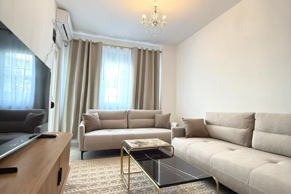 Shtepi me qera Apartament ne Tirane, 2+1, Mobilimi E mobiluar, Pagesa 72,000  Leke.