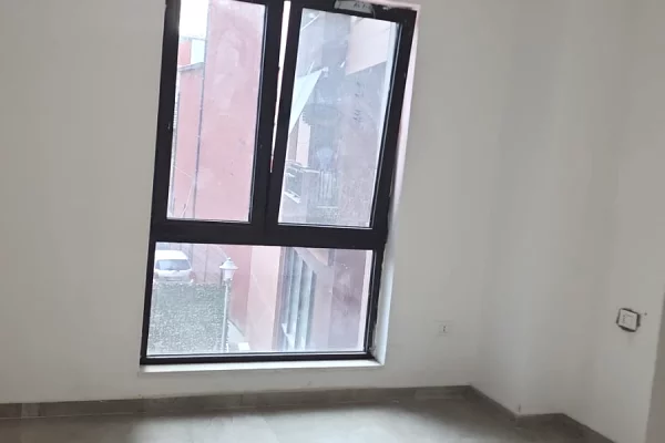 🏢 JEPET ME QIRA AMBIENT ZYRASH – MYSLYM SHYRI ✨