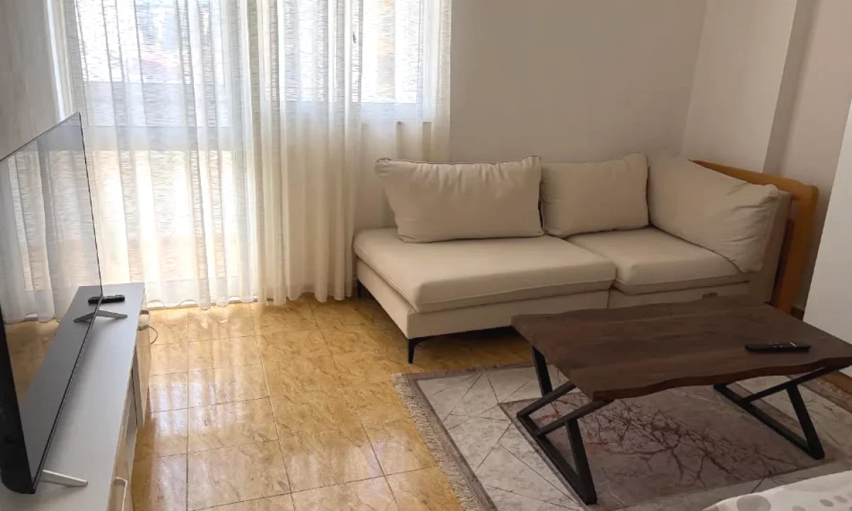 Shtepi me qera Apartament ne Tirane, 2+1, Mobilimi E mobiluar, Pagesa 600  Euro.