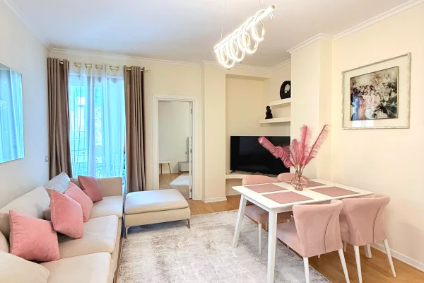 Shtepi me qera Apartament ne Tirane, 2+1, Mobilimi E mobiluar, Pagesa 1,200  Euro.