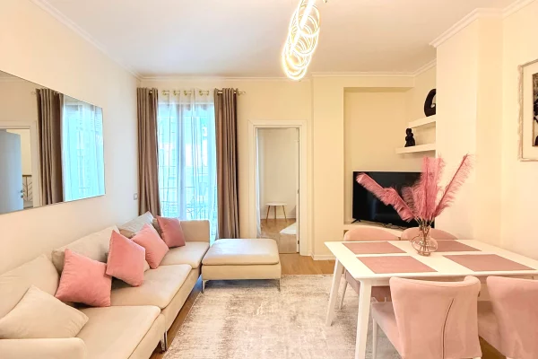 Shtepi me qera Apartament ne Tirane, 2+1, Mobilimi E mobiluar, Pagesa 1,200  Euro.