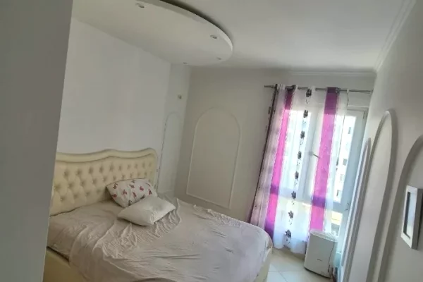 Shtepi me qera Apartament ne Tirane, 2+1, Mobilimi E mobiluar, Pagesa 500  Euro.