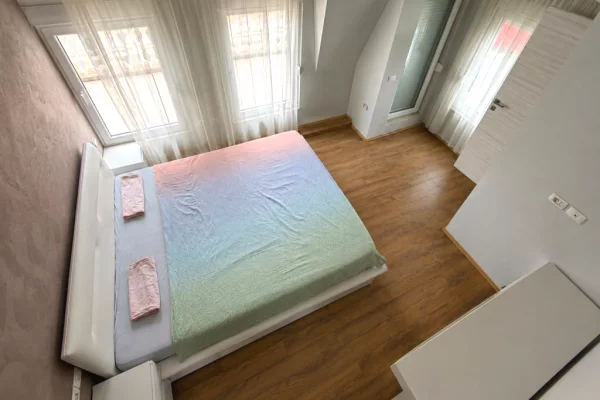 Shtepi me qera Vila Luksoze ne Tirane, 3+1, Mobilimi E mobiluar, Pagesa 3,600  Euro.