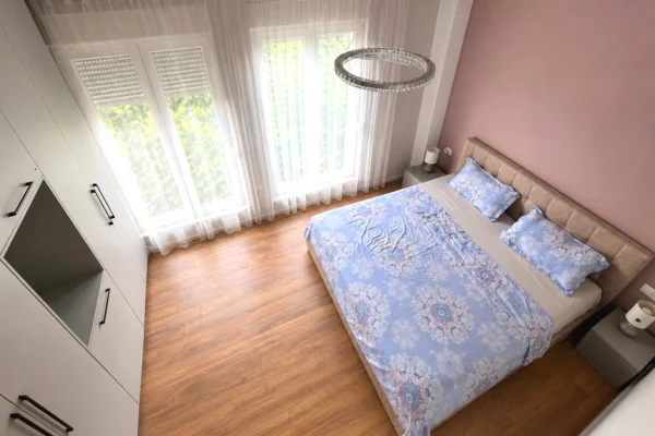 Shtepi me qera Vila Luksoze ne Tirane, 3+1, Mobilimi E mobiluar, Pagesa 3,600  Euro.
