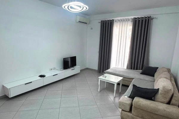 Shtepi me qera Apartament ne Tirane, 2+1, Mobilimi E mobiluar, Pagesa 55,000  Leke.