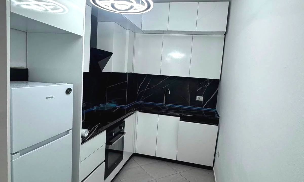 Shtepi me qera Apartament ne Tirane, 2+1, Mobilimi E mobiluar, Pagesa 55,000  Leke.