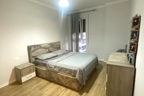 Shtepi me qera 1+1 ne Tirane - 55,000 Leke