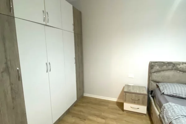 Shtepi me qera Apartament ne Tirane, 1+1, Mobilimi E mobiluar, Pagesa 55,000  Leke.