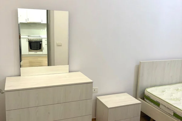 Shtepi me qera Duplex(shtepi me 2 kate) ne Tirane, 1+1, Mobilimi E mobiluar, Pagesa 50,000  Leke.