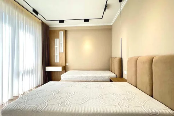 Shtepi me qera Apartament ne Tirane, 3+1, Mobilimi E mobiluar, Pagesa 2,000  Euro.