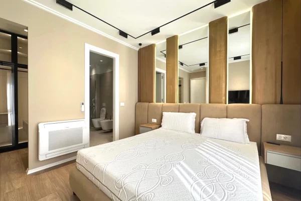 Shtepi me qera Apartament ne Tirane, 3+1, Mobilimi E mobiluar, Pagesa 2,000  Euro.