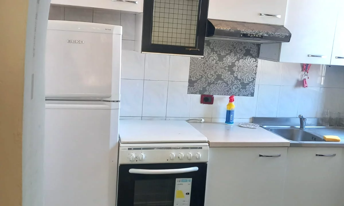 Shtepi me qera Apartament ne Tirane, 2+1, Mobilimi E mobiluar, Pagesa 50,000  Leke.