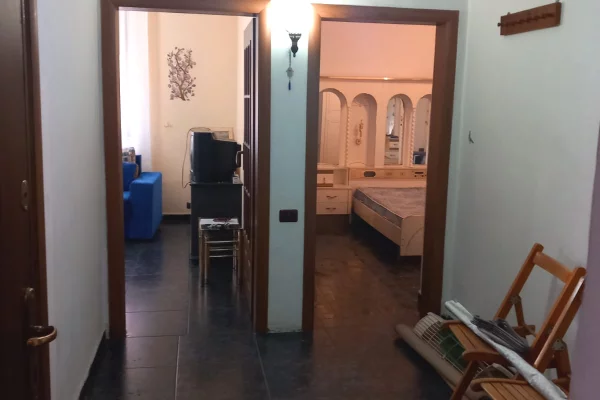 Shtepi me qera Apartament ne Tirane, 2+1, Mobilimi E mobiluar, Pagesa 50,000  Leke.