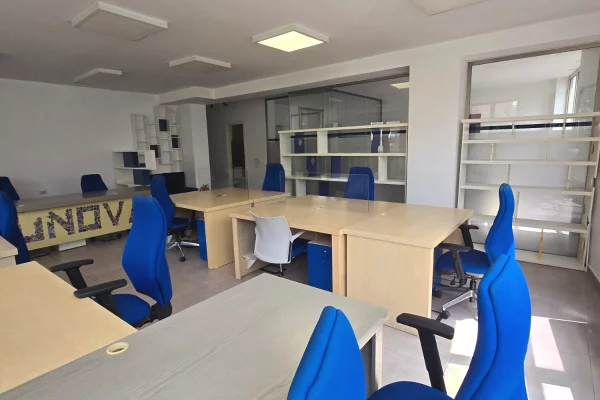 🏢✨ JEPET ME QIRA – ZYRE NE KOMUNEN E PARISIT 💼