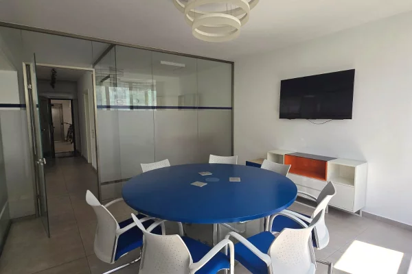 🏢✨ JEPET ME QIRA – ZYRE NE KOMUNEN E PARISIT 💼