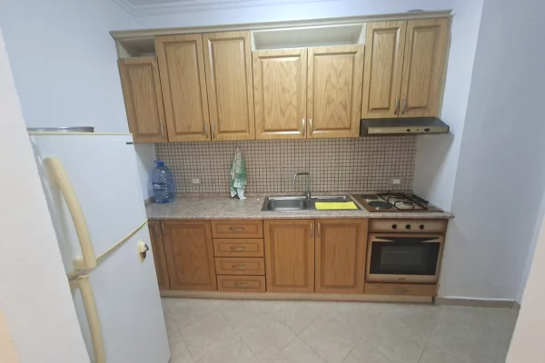 Shtepi me qera Apartament ne Tirane, 2+1, Mobilimi E mobiluar, Pagesa 60,000  Leke.