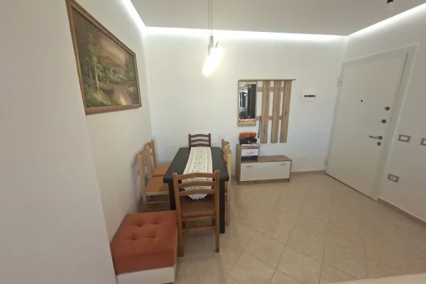 Shtepi me qera Apartament ne Tirane, 2+1, Mobilimi E mobiluar, Pagesa 60,000  Leke.
