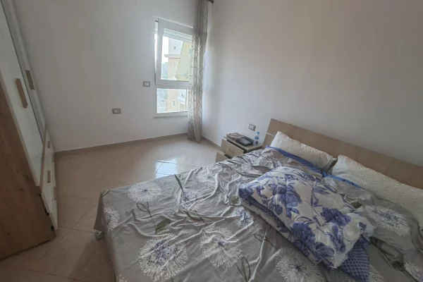 Shtepi me qera Apartament ne Tirane, 2+1, Mobilimi E mobiluar, Pagesa 60,000  Leke.