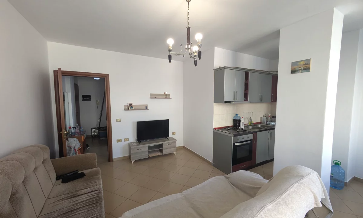 Shtepi me qera Apartament ne Tirane, 1+1, Mobilimi E mobiluar, Pagesa 38,000  Leke.