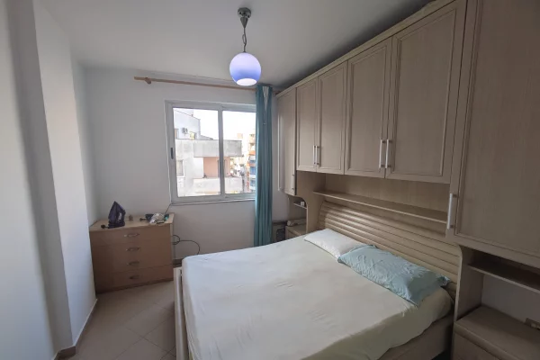 Shtepi me qera Apartament ne Tirane, 1+1, Mobilimi E mobiluar, Pagesa 38,000  Leke.