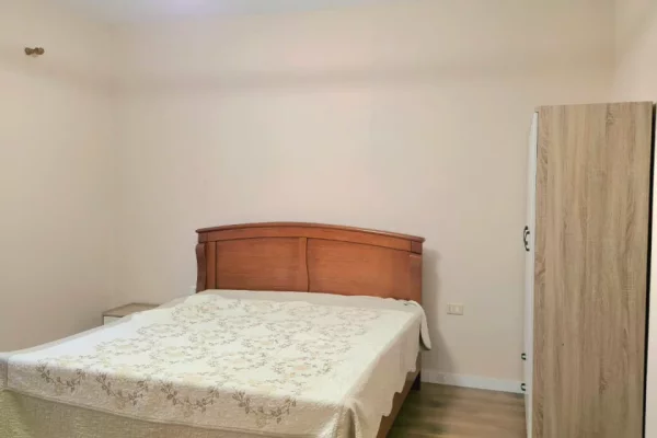 Shtepi me qera Apartament ne Tirane, 3+1, Mobilimi E mobiluar, Pagesa 850  Euro.