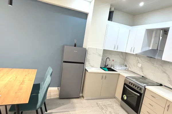 ✨ JEPET ME QIRA – APARTAMENT 1+1 PRANË QENDRËS 🔑
