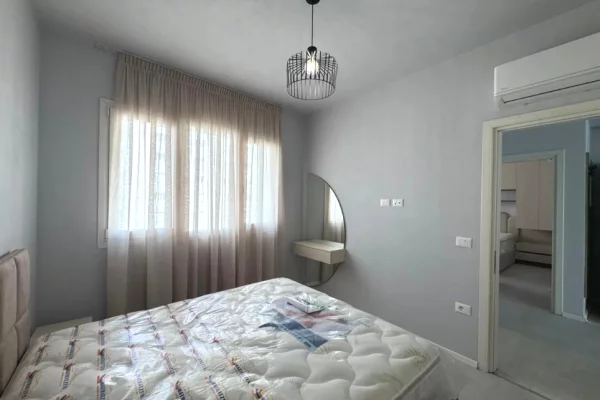 Shtepi me qera Apartament ne Tirane, 2+1, Mobilimi E mobiluar, Pagesa 72,000  Leke.