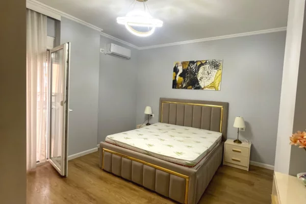 Shtepi me qera Apartament ne Tirane, 2+1, Mobilimi E mobiluar, Pagesa 97,000  Leke.