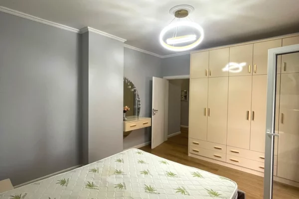 Shtepi me qera Apartament ne Tirane, 2+1, Mobilimi E mobiluar, Pagesa 97,000  Leke.