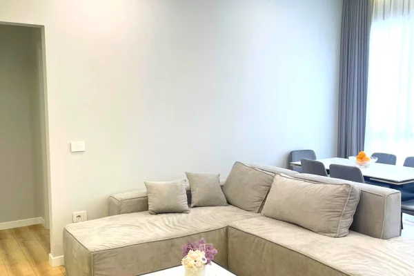 Shtepi me qera Apartament ne Tirane, 1+1, Mobilimi E mobiluar, Pagesa 1,200  Euro.