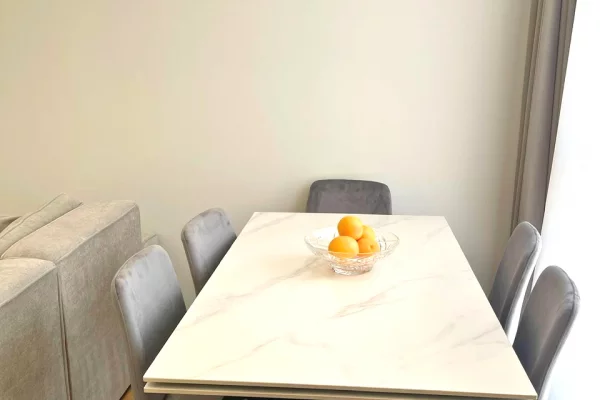 Shtepi me qera Apartament ne Tirane, 1+1, Mobilimi E mobiluar, Pagesa 1,200  Euro.