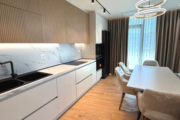 Shtepi me qera Apartament ne Tirane, 2+1, Mobilimi E mobiluar, Pagesa 2,500  Euro.