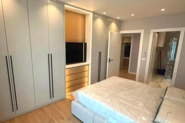 Shtepi me qera Apartament ne Tirane, 2+1, Mobilimi E mobiluar, Pagesa 2,500  Euro.