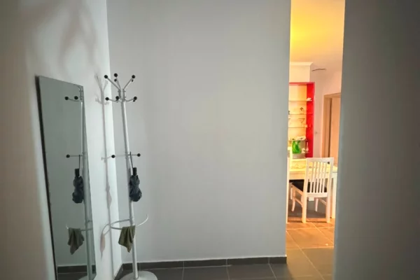 Shtepi me qera Apartament ne Tirane, 2+1, Mobilimi E mobiluar, Pagesa 600  Euro.