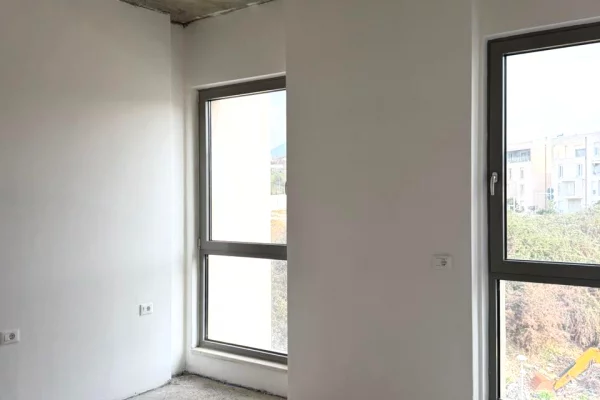 Shtepi ne shitje Apartament ne Tirane, 2+1, Mobilimi Bosh, pa mobiluar, Pagesa 39,000,000  Leke.