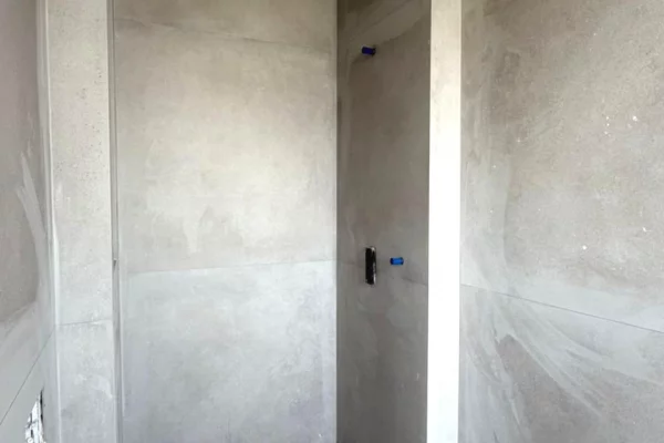 Shtepi ne shitje Apartament ne Tirane, 2+1, Mobilimi Bosh, pa mobiluar, Pagesa 39,000,000  Leke.